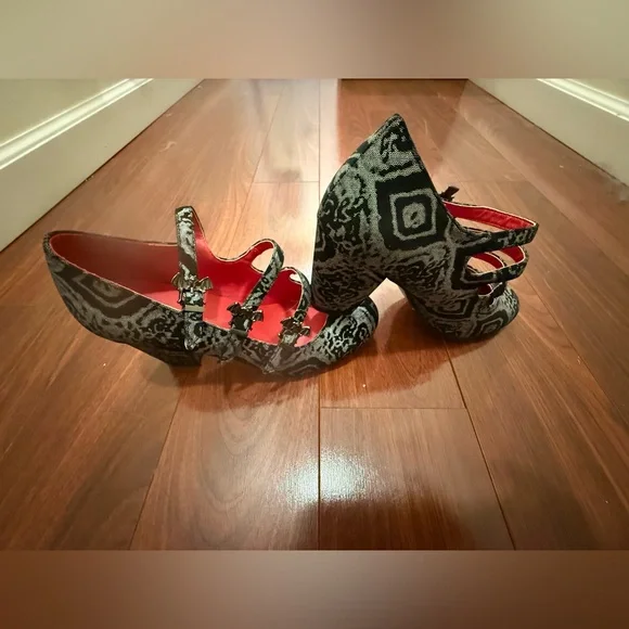 Demonia Vivika Mary Jane pump triple bat buckle Dolls Kill - Picture 2 of 9